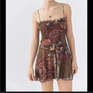 URBAN OUTFITTERS Moxie Mesh Mini Slip Dress Floral and Animal Print, size S fall
